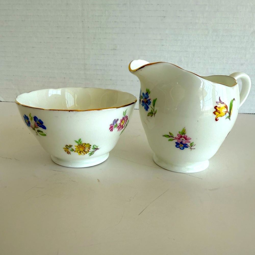 Vtg Royal Adderley Fine BoneChina Creamer + Open Sugar Bowl Floral Gold Trim